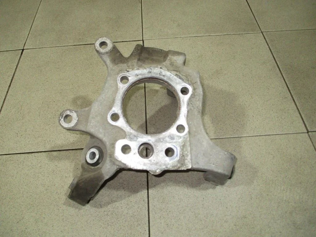 Кулак поворотный задний левый Infiniti G37 2009 V36