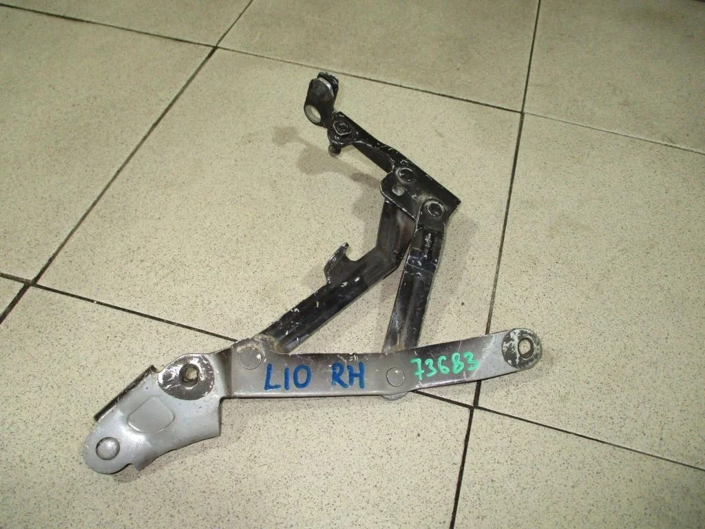 Петля крышки багажника Mitsubishi Lancer 10 CY