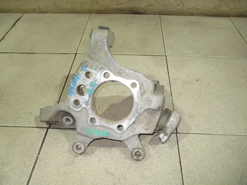 Кулак поворотный задний правый Infiniti G37 2009 V36