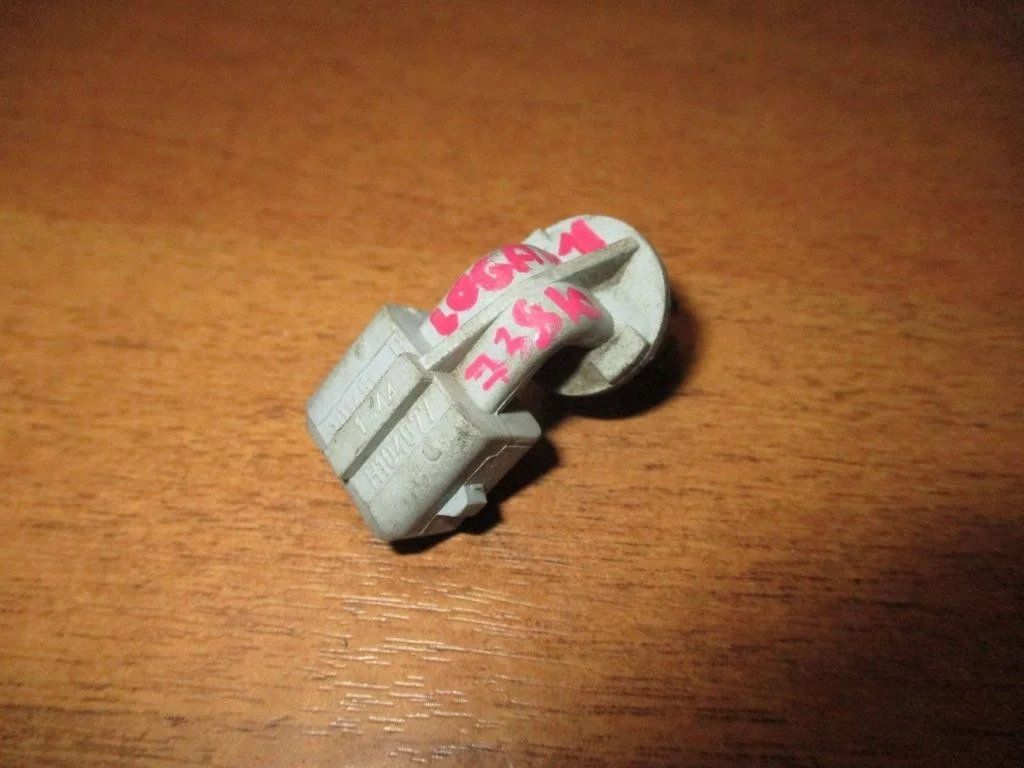 Датчик температуры воздуха Renault Logan 1 L90