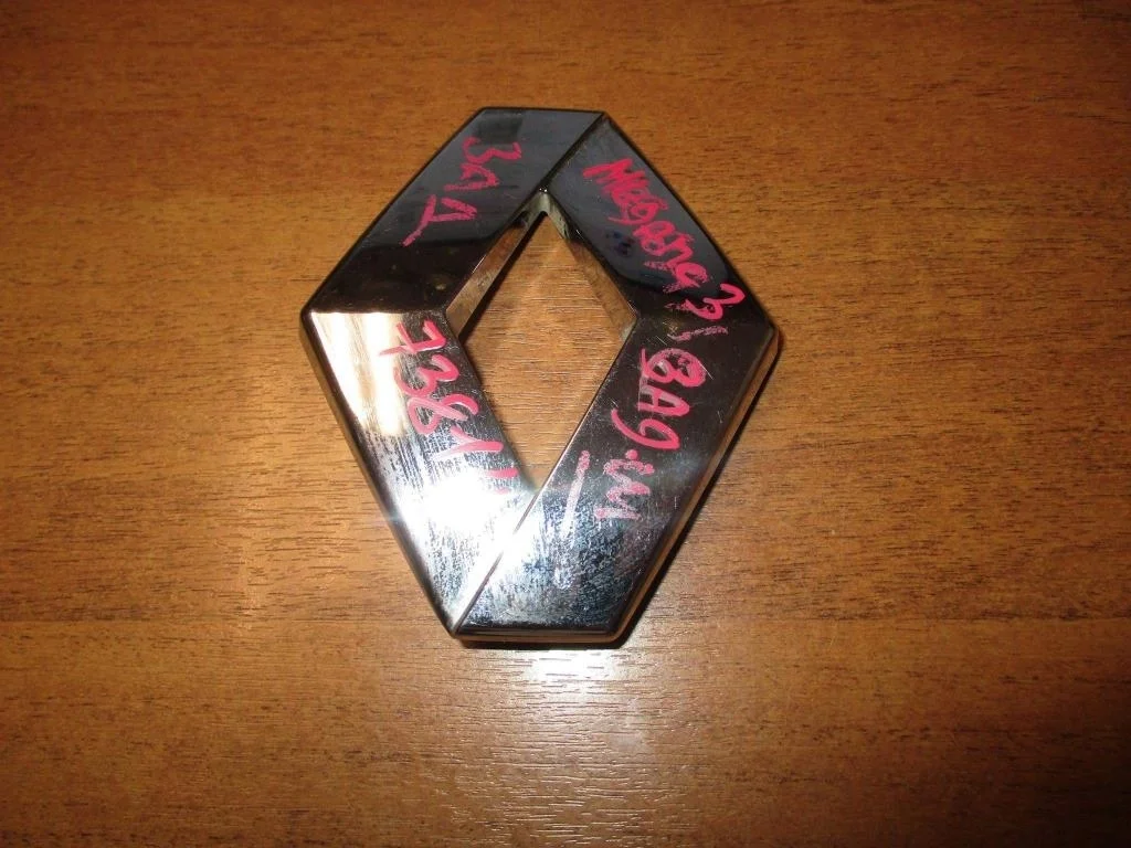 Эмблема Renault Megane 3