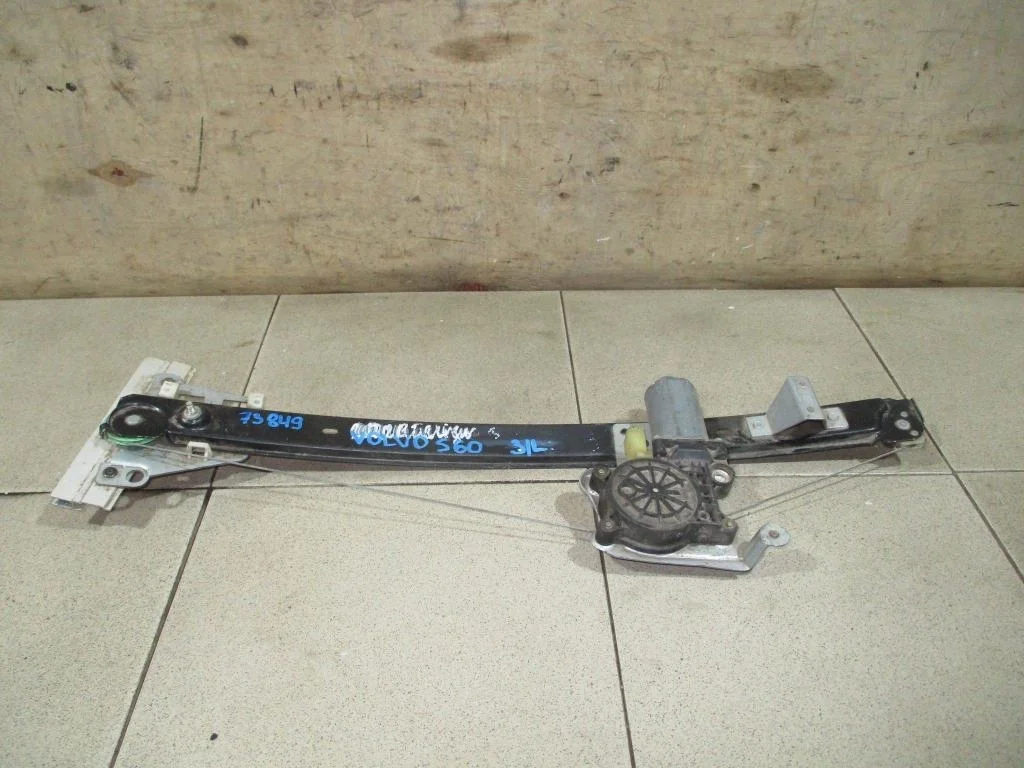 Стеклоподъемник задний левый Volvo S60 1 P24