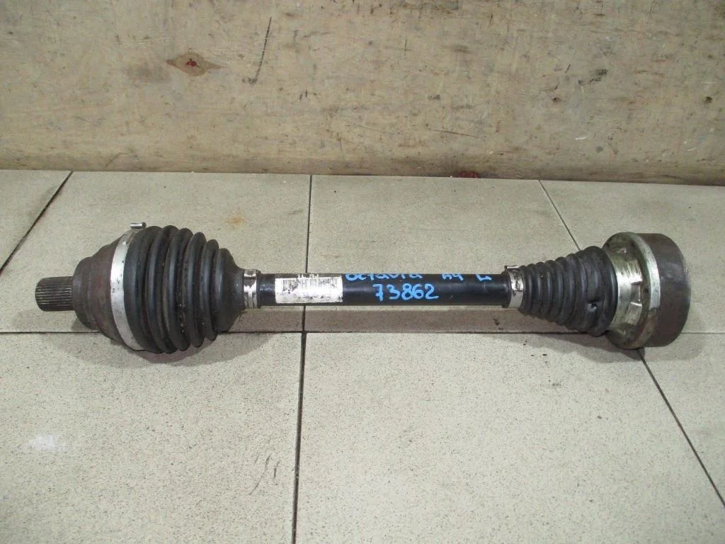 Полуось передняя левая Skoda Octavia 1 A4