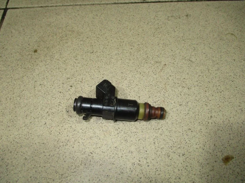 Форсунка топливная Honda Accord 7 CL