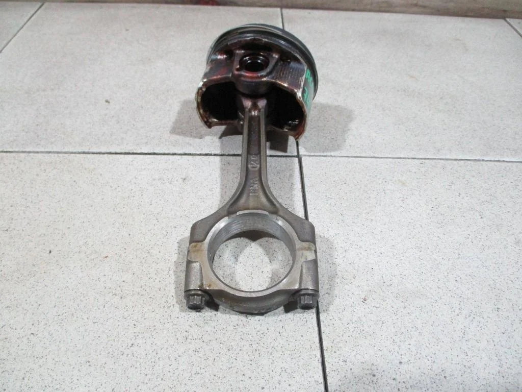 Поршень с шатуном Honda Accord 7 CL