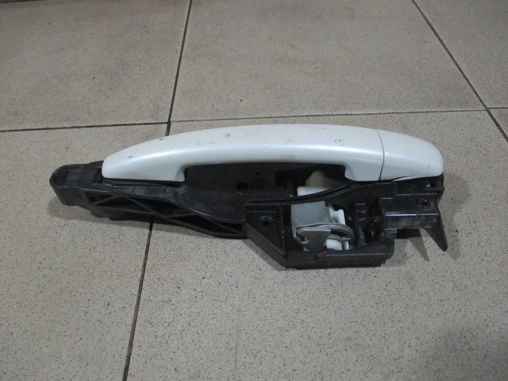 Ручка двери задней наружная правая Peugeot 2008 2014 A94