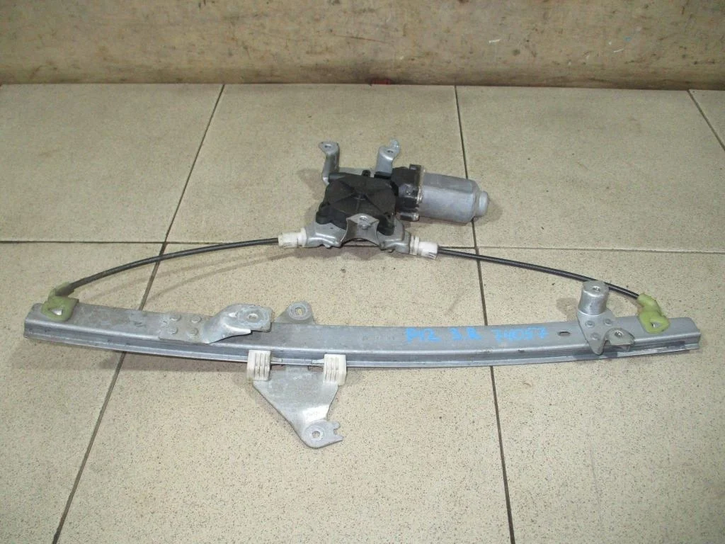 Стеклоподъемник задний правый Nissan Primera P12