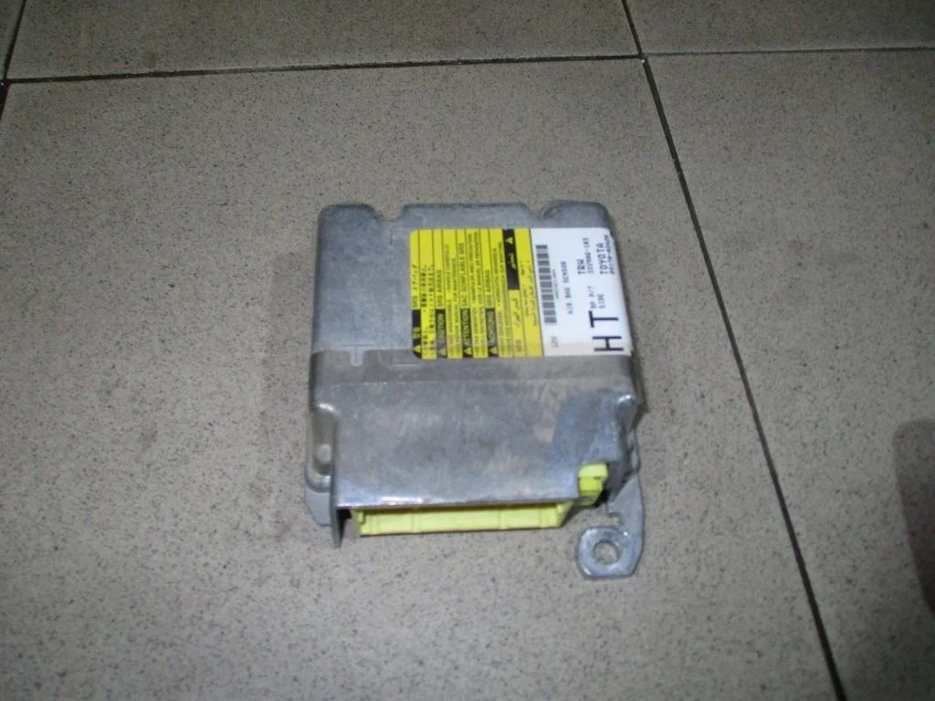 Блок управления air bag Toyota Corolla 2013 E150