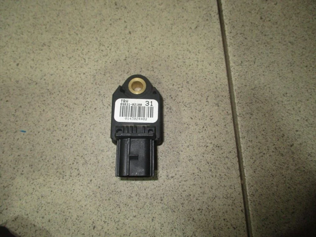 Датчик air bag Toyota Corolla 2013 E150