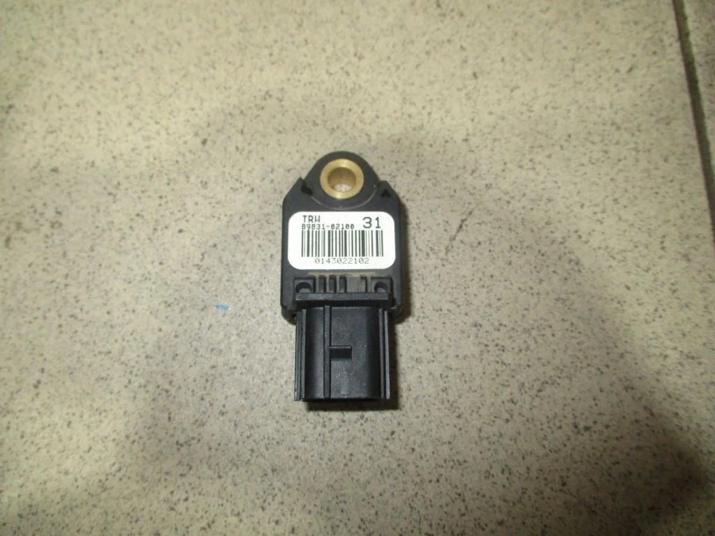 Датчик air bag Toyota Corolla 2013 E150