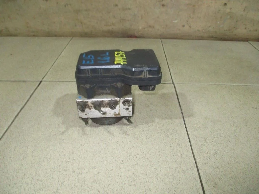 Блок abs Toyota Corolla 2013 E150