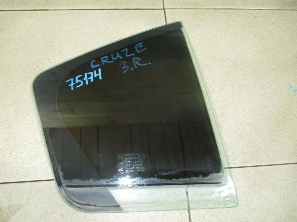 Стекло двери задней правой форточка Chevrolet Cruze 2012 J300