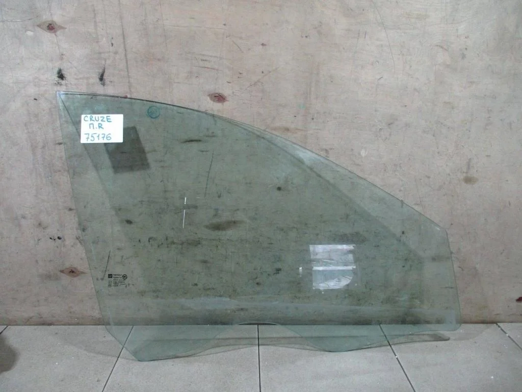 Стекло двери передней правой Chevrolet Cruze 2012 J300