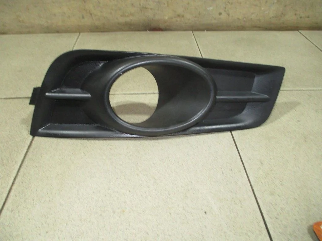 Решетка в бампер правая Chevrolet Cruze 2012 J300