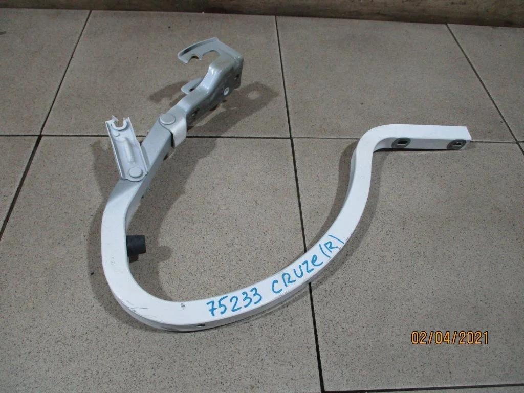 Петля крышки багажника Chevrolet Cruze 2012 J300