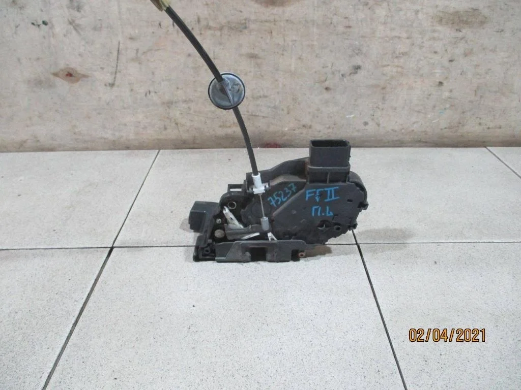 Замок двери передней левой Ford Focus 2