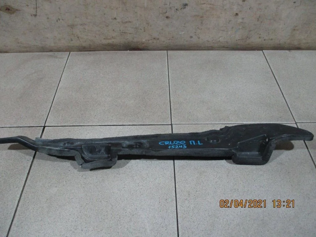 Пыльник крыла Chevrolet Cruze 2012 J300