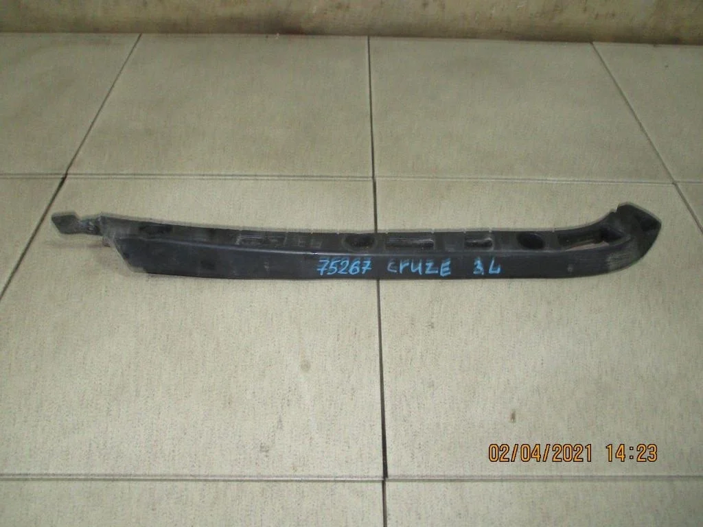 Кронштейн заднего бампера левый Chevrolet Cruze 2012 J300