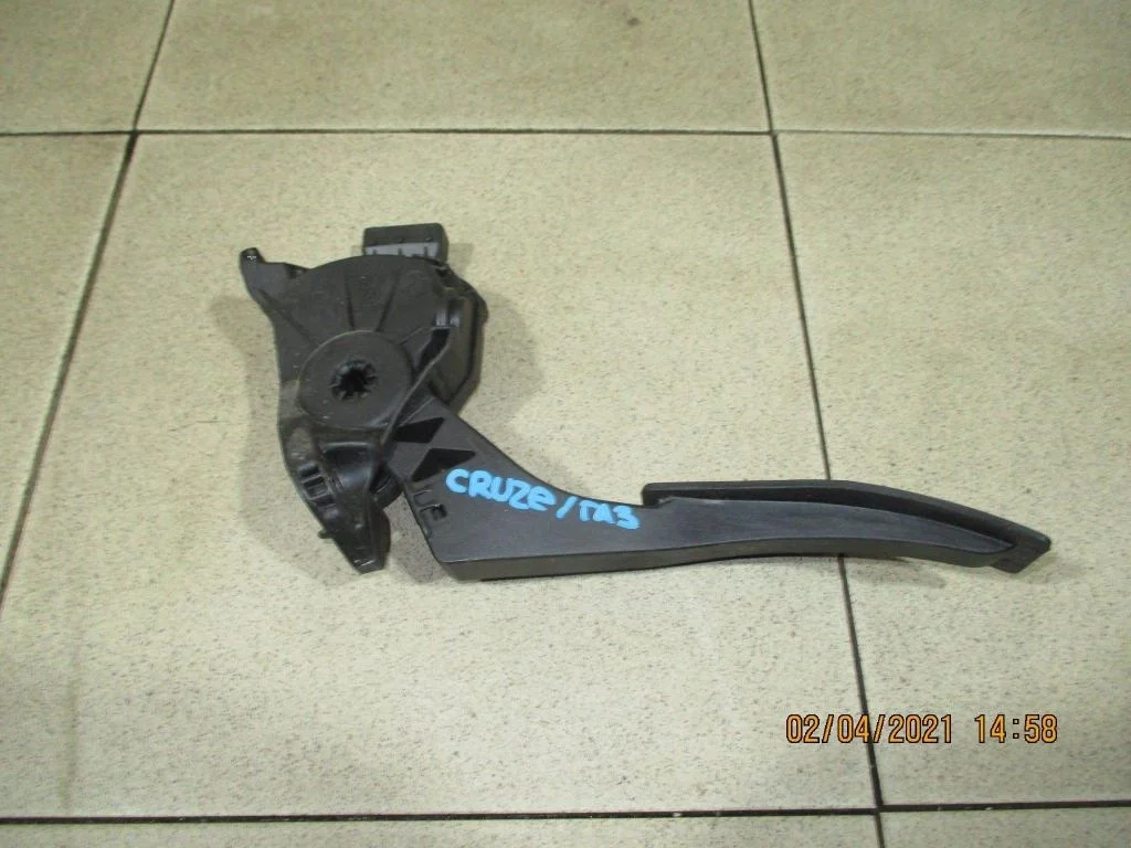 Педаль газа Chevrolet Cruze 2012 J300