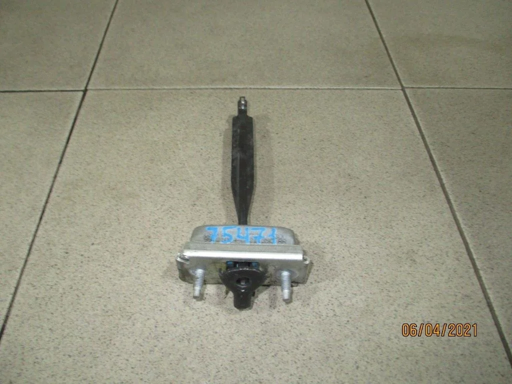 Ограничитель двери Chevrolet Cruze 2012 J300