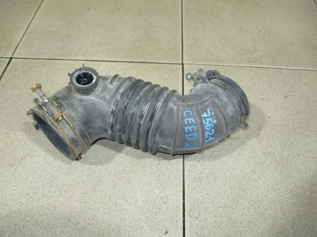 Патрубок воздушного фильтра Kia Ceed 2 2015 JD