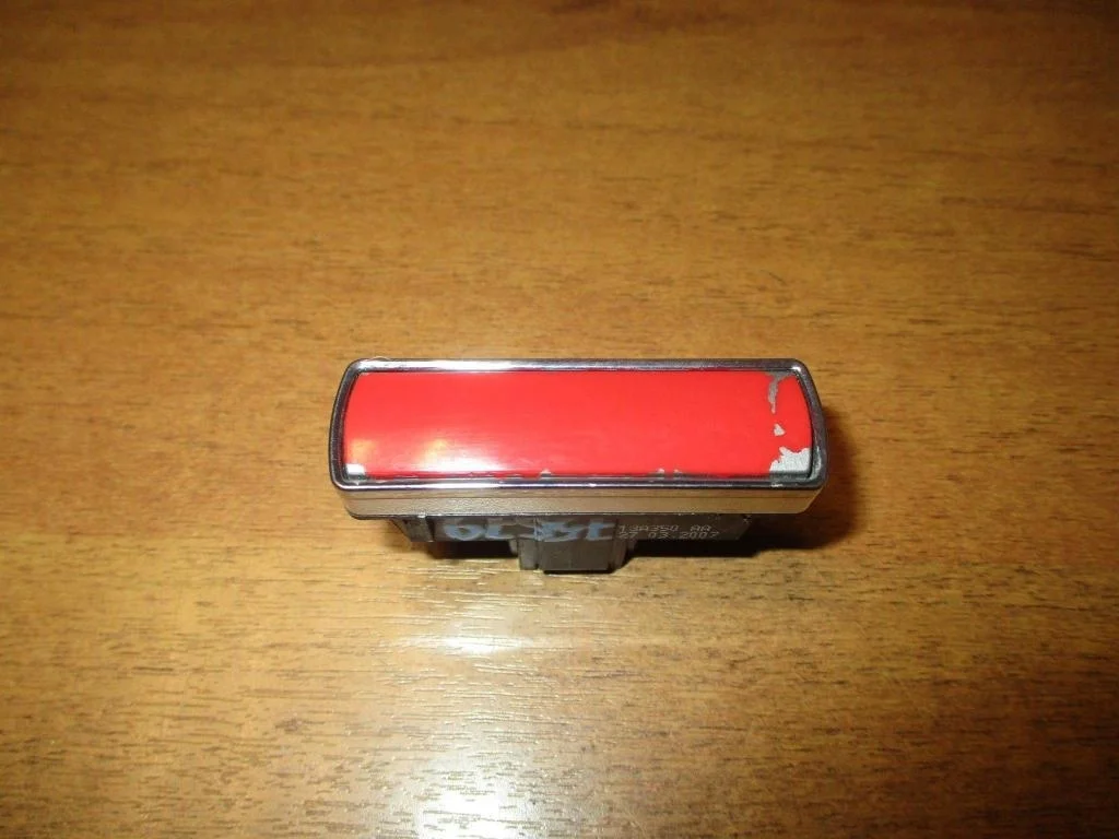 Кнопка аварийной сигнализации Ford S-MAX 2007 1