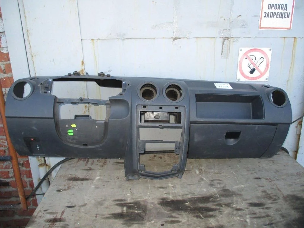 Торпедо Renault Logan 1 2007 L90