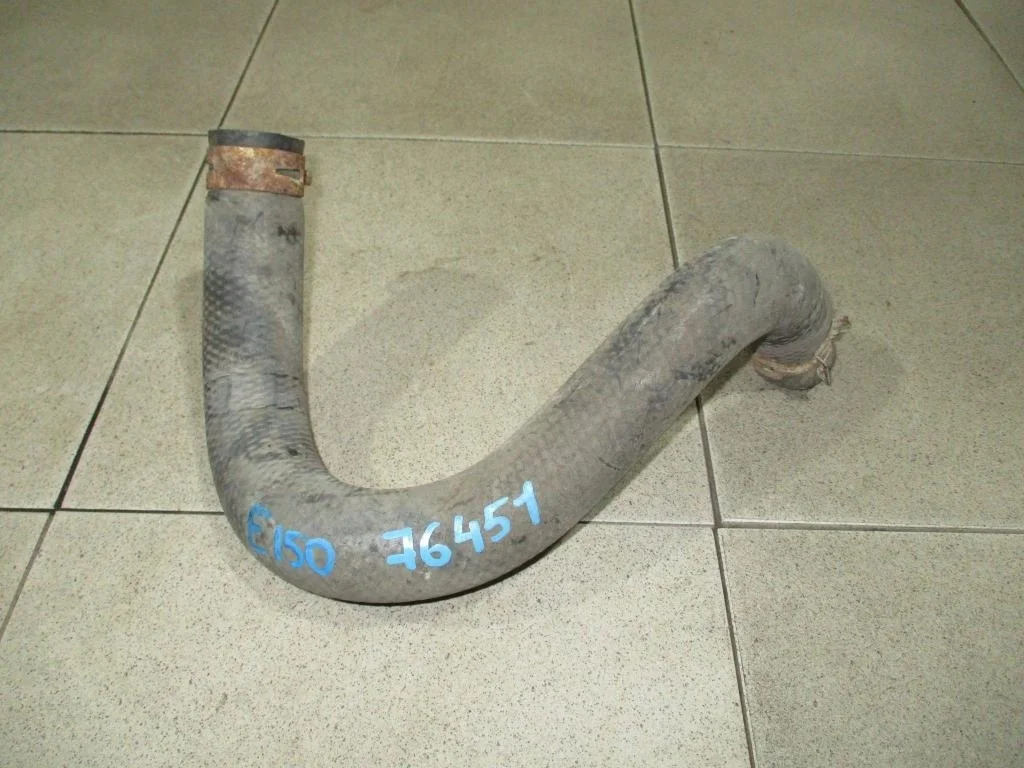 Патрубок радиатора Toyota Corolla E150