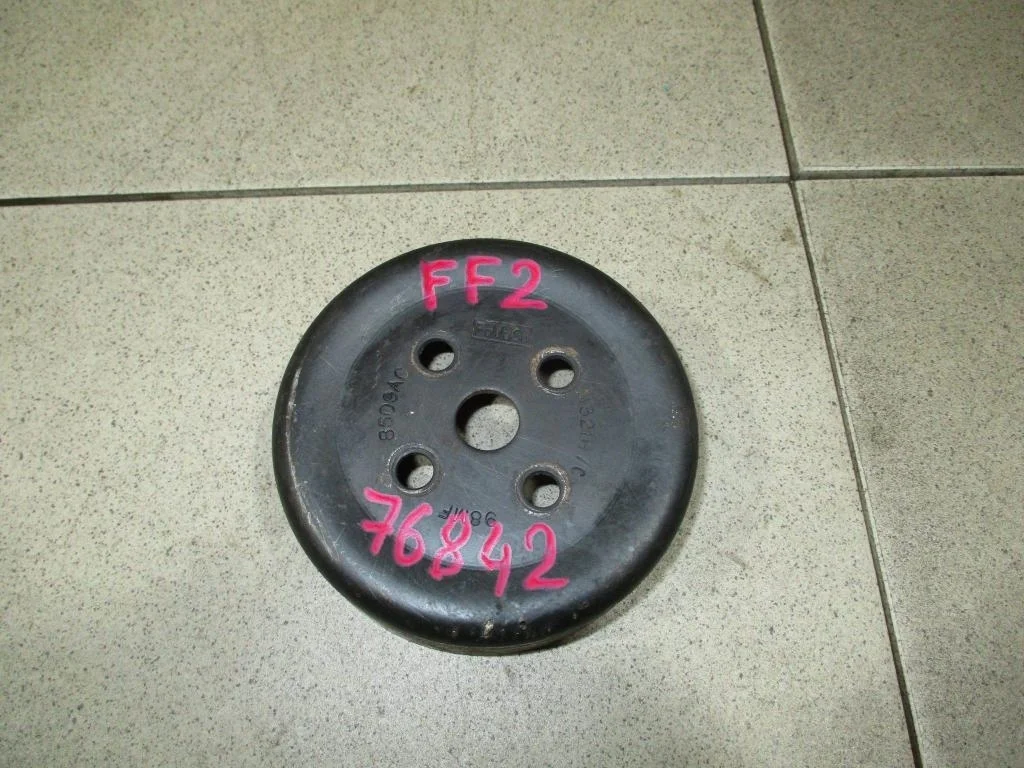 Шкив помпы Ford Focus 2007