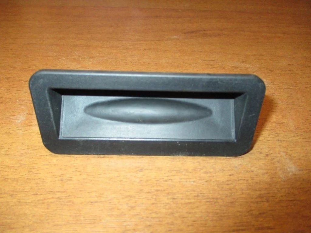 Кнопка открывания багажника Ford Focus 2012 3