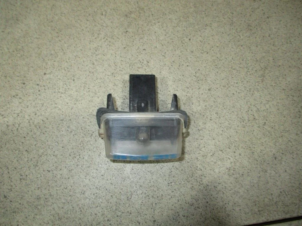 Фонарь подсветки номера Peugeot 207 2008