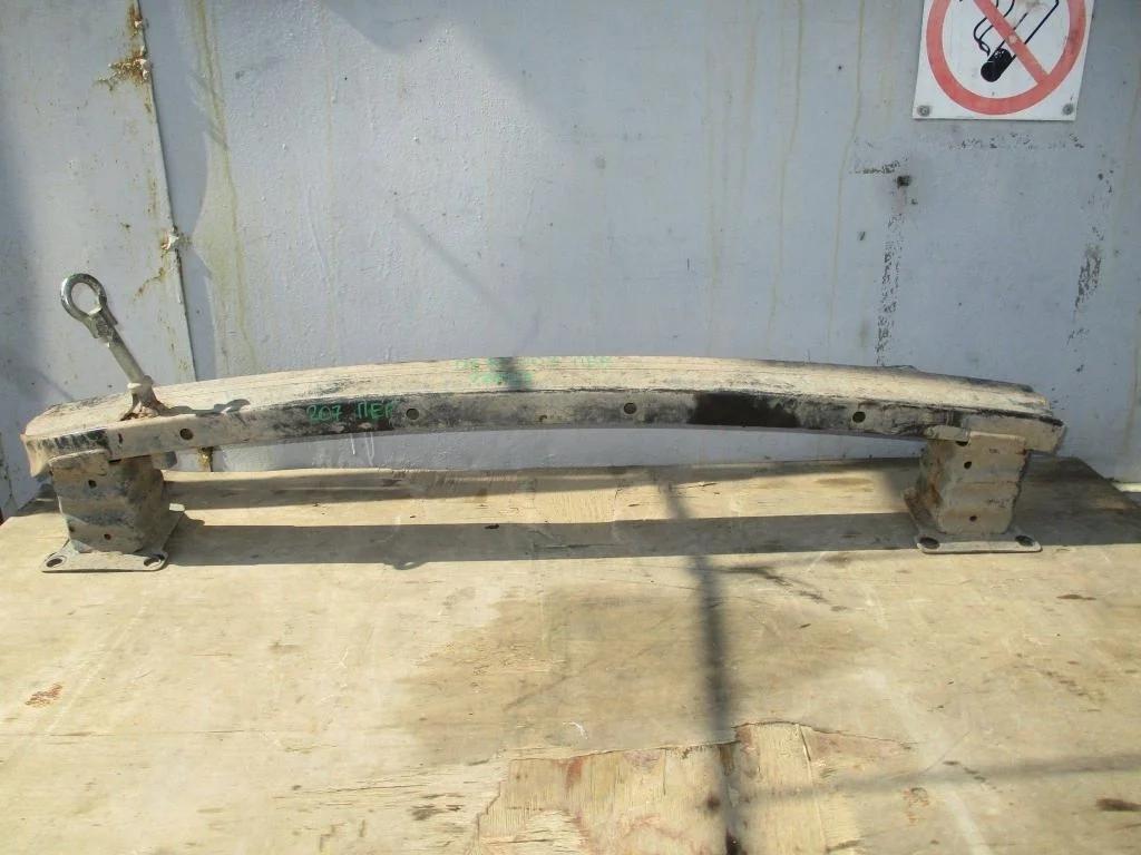 Усилитель переднего бампера Peugeot 207 2008