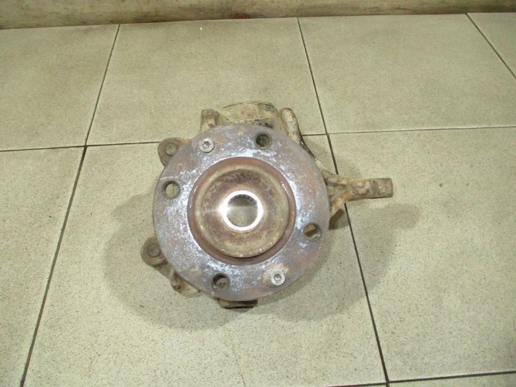 Кулак поворотный передний левый Peugeot 207 2008