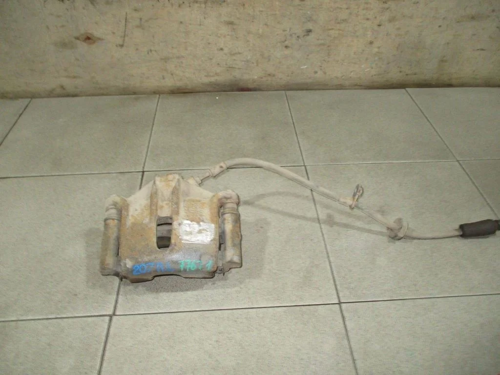 Суппорт передний левый Peugeot 207 2008