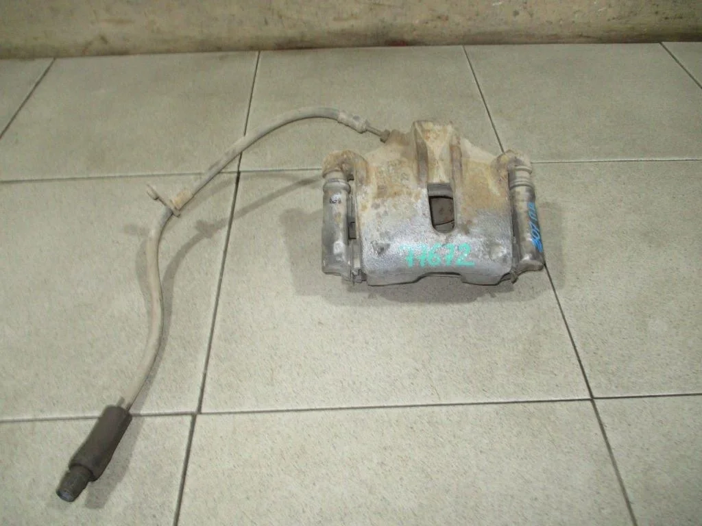 Суппорт передний правый Peugeot 207 2008