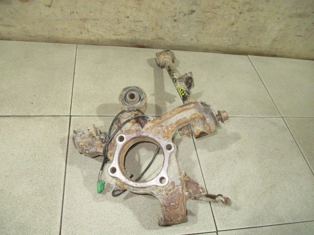 Кулак поворотный задний левый Suzuki Grand Vitara 2007 JT