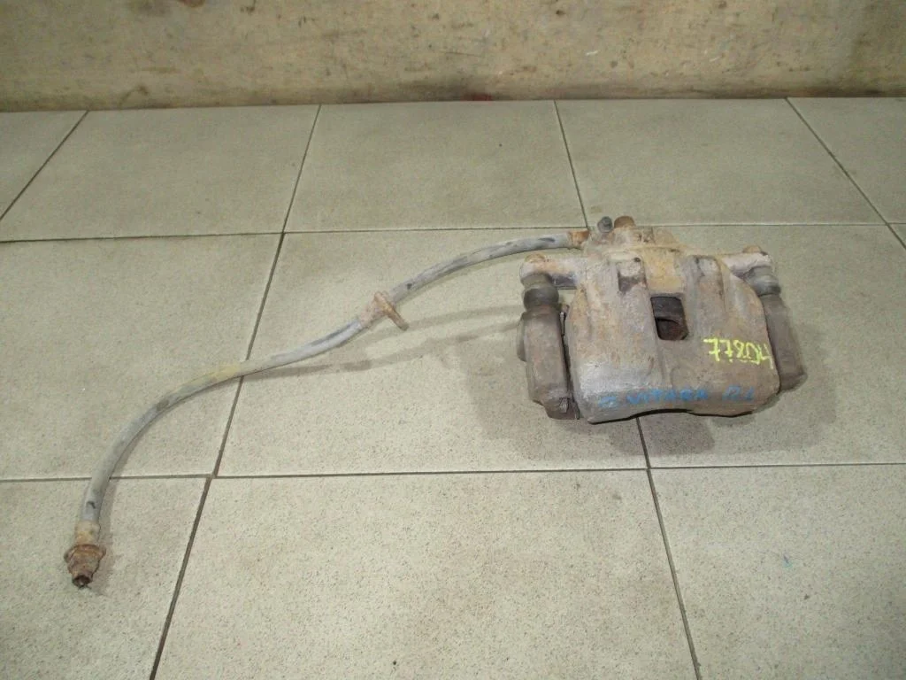 Суппорт передний левый Suzuki Grand Vitara 2007 JT