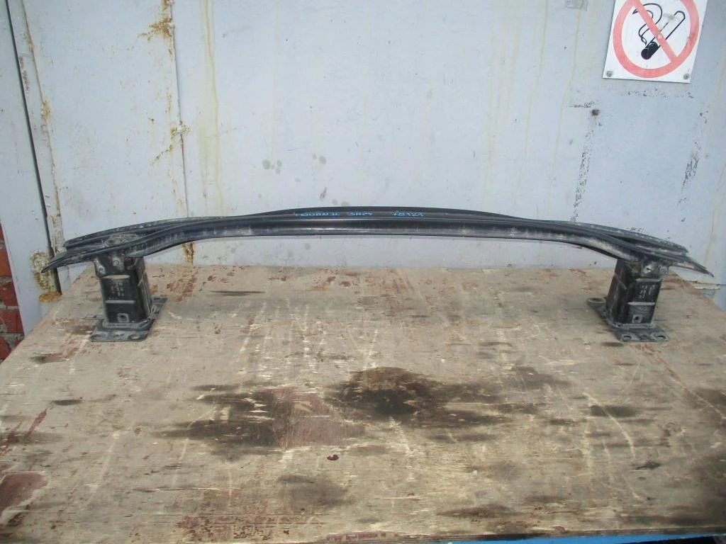 Усилитель заднего бампера Volkswagen Tiguan 2