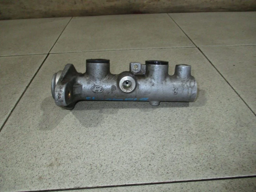 Цилиндр тормозной главный Hyundai Elantra 2001 XD