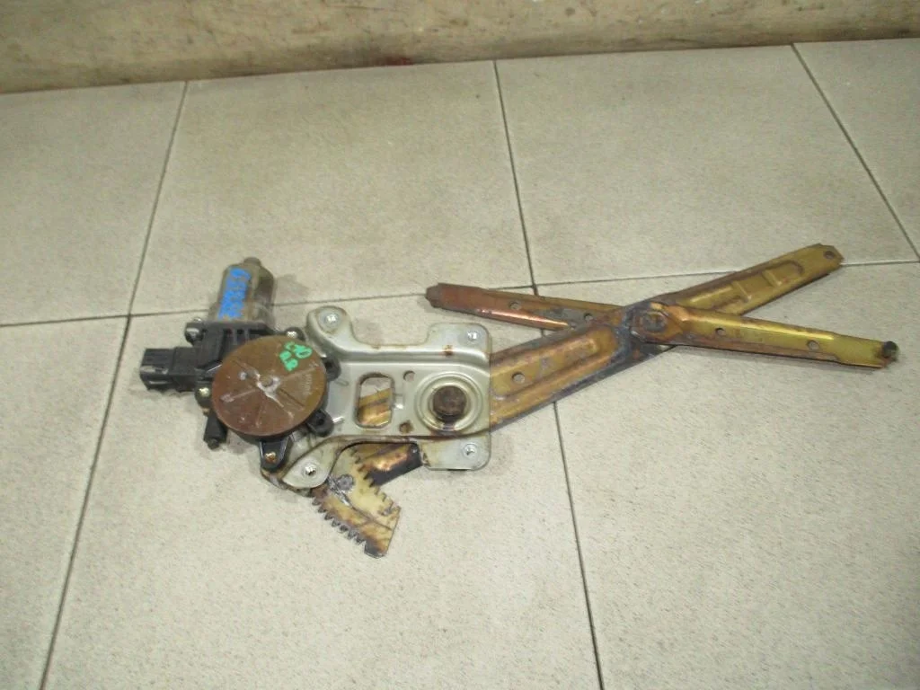 Стеклоподъемник передний правый Mitsubishi Lancer 10 CY