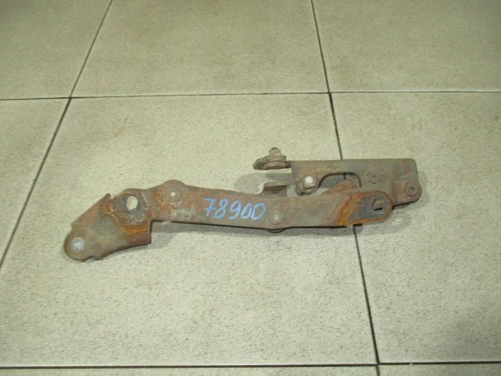 Петля крышки багажника Mitsubishi Lancer 10 CY