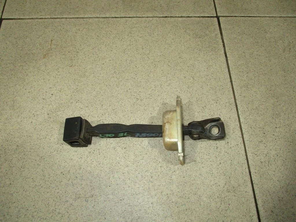 Ограничитель двери Mitsubishi Lancer 10 CY