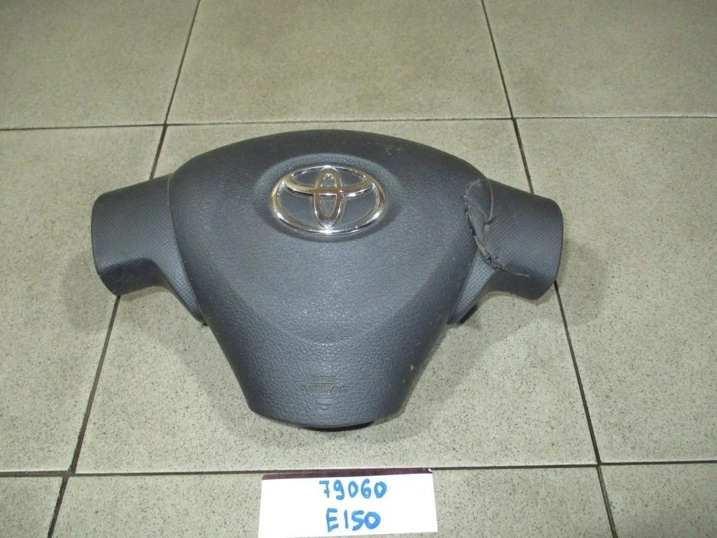 Подушка безопасности в руль Toyota Corolla 2008 E150