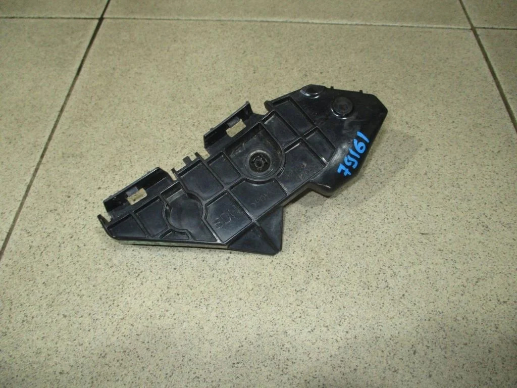 Кронштейн заднего бампера левый Toyota Corolla 2008 E150