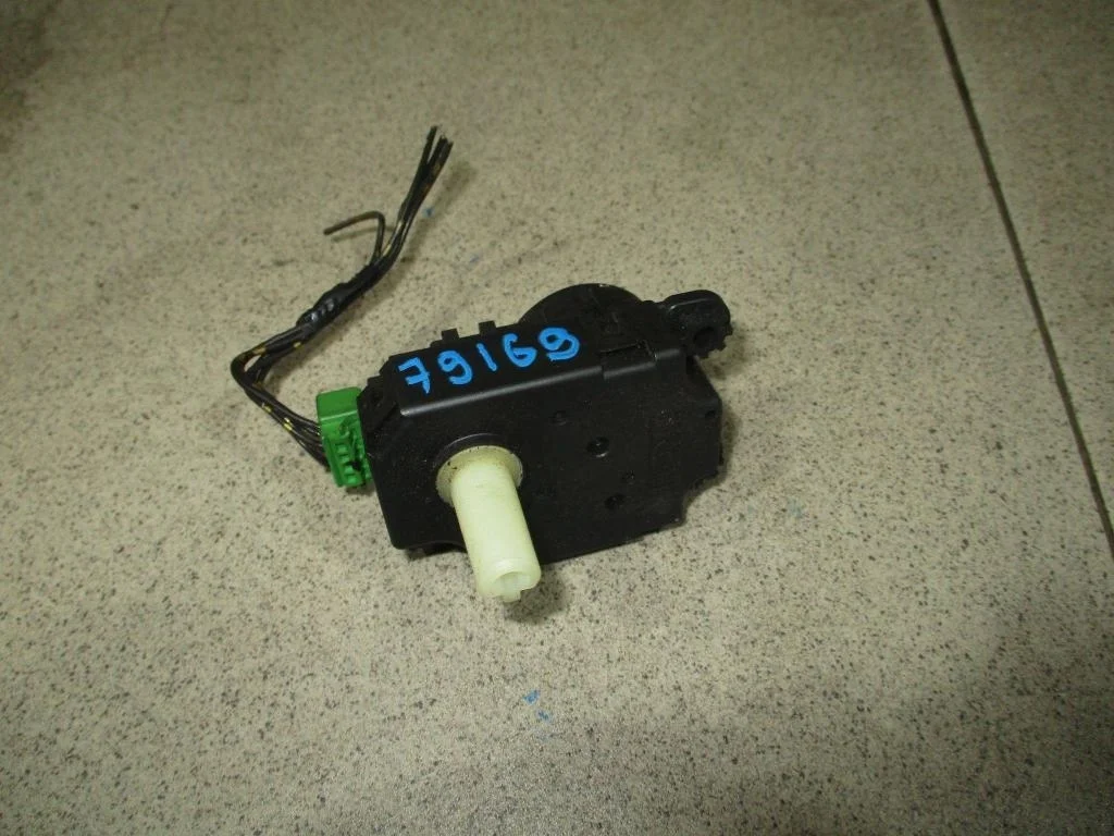 Моторчик заслонки печки Mitsubishi Lancer 10 CY