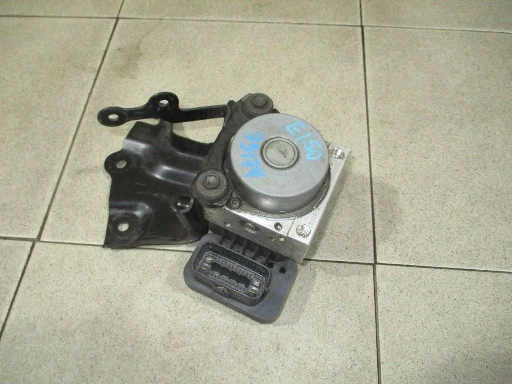 Блок abs Toyota Corolla 2008 E150