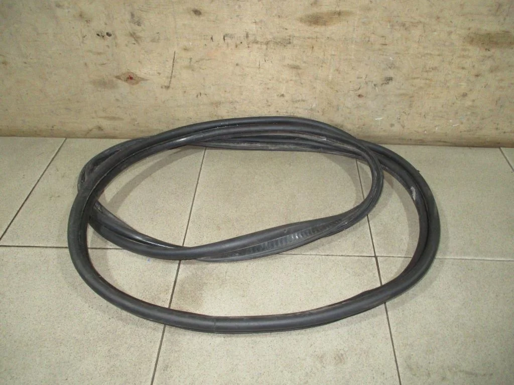 Уплотнитель багажника Renault Megane 2 2008