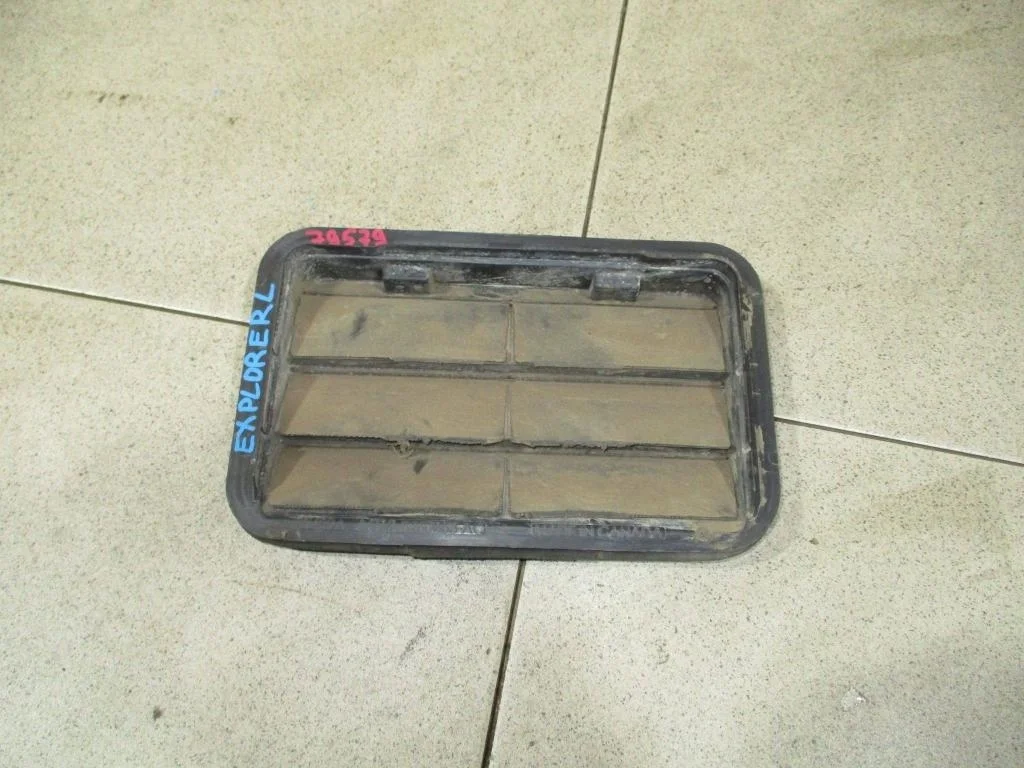 Решетка вентиляционная Ford Explorer 2013 U502