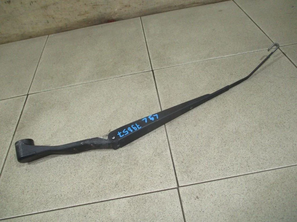 Поводок стеклоочистителя передний левый Mitsubishi Lancer 9 2009 CS