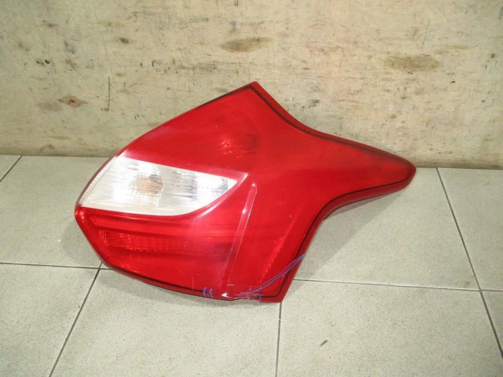 Фонарь задний правый Ford Focus 2012 3